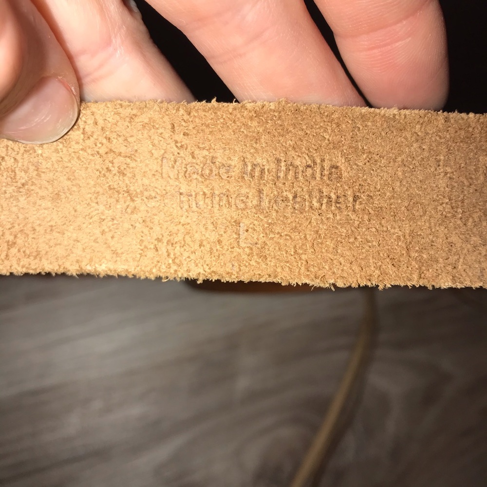 Brown leather tie belt long fringe brass hardware - Picture 4 of 8